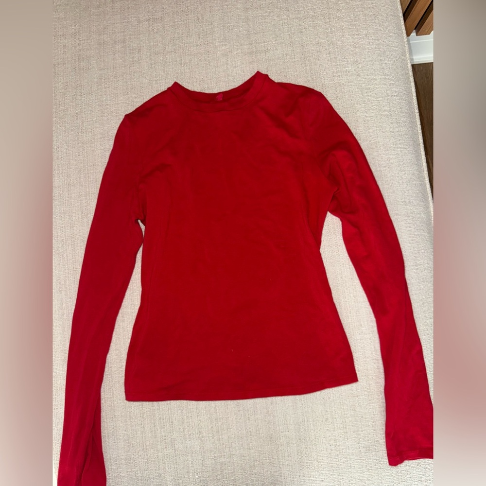 SKIMS Fits Everybody Long Sleeve T-Shirt | Cherry | Medium